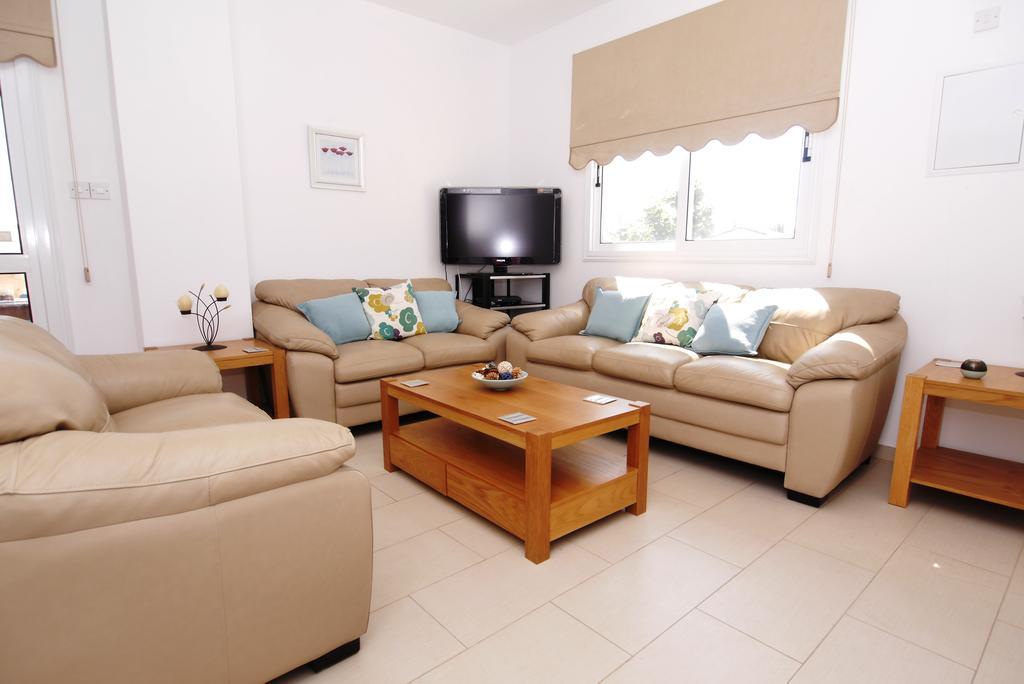 Maouris Villa Protaras Phòng bức ảnh